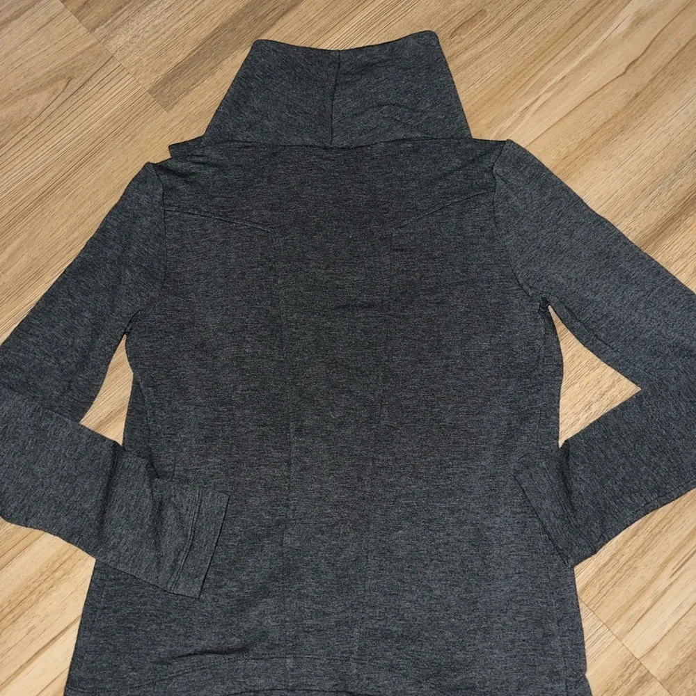 H by Bordeaux Gray Asymmetric S Sweater - Picture 7 of 8